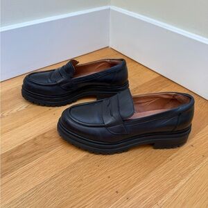 ❌SOLD❌ Miz Mooz Black Leather Loafers, size 39